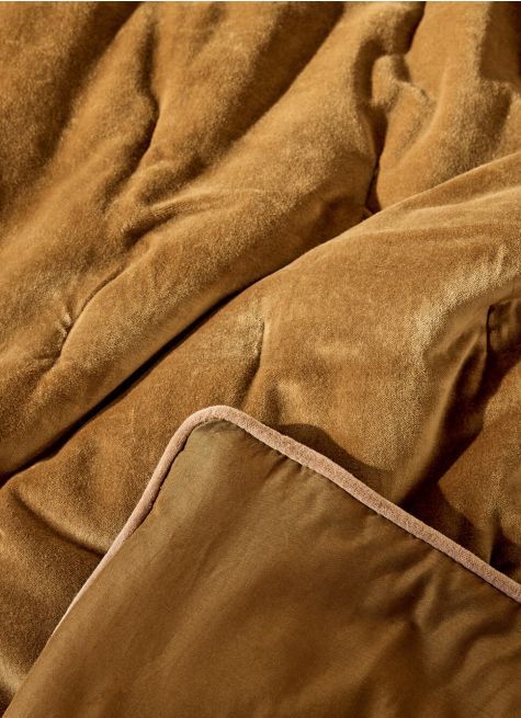 ÉDREDON EN VELOURS GANSÉ D'UN BIAIS CONTRASTÉ