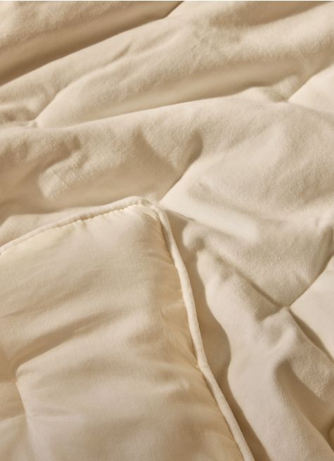 ÉDREDON EN VELOURS GANSÉ D'UN BIAIS CONTRASTÉ