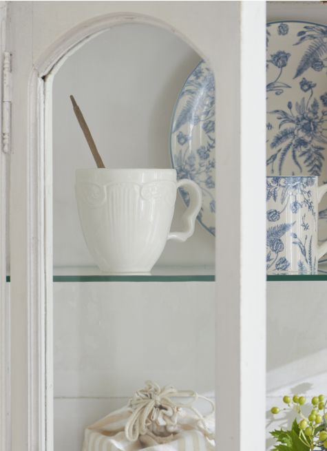MUG EN GRÈS ORNEMENTÉ