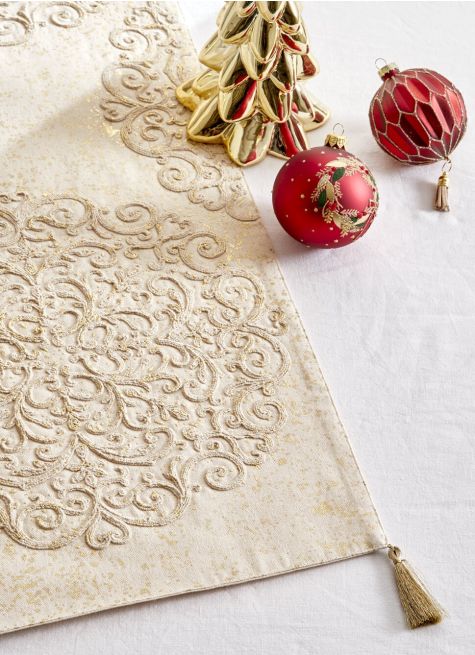 CHEMIN DE TABLE BRODÉ AVEC POMPONS DORÉS