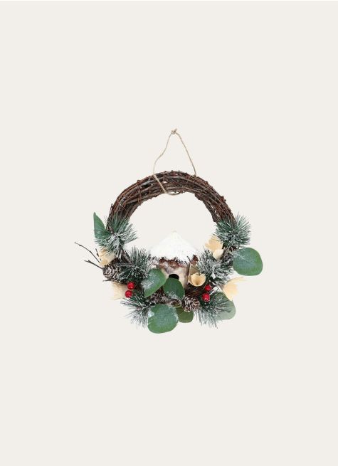 PETITE COURONNE DÉCORÉE AVEC HUTTE ET BRANCHAGES