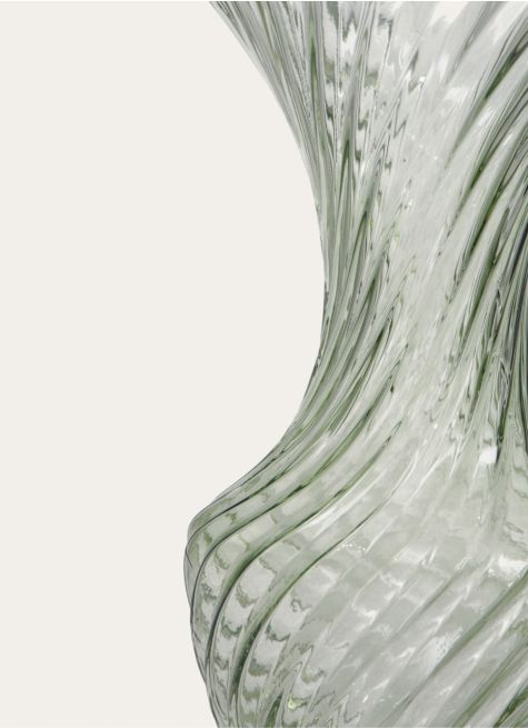 VASE EN VERRE TRAVAILLÉ DE STYLE ROMANTIQUE