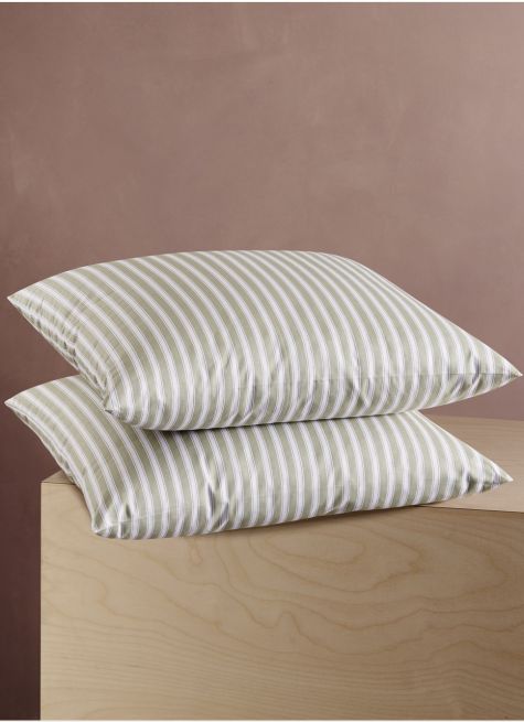 LOT DE 2 OREILLERS CARRÉS EN PLUMETTES